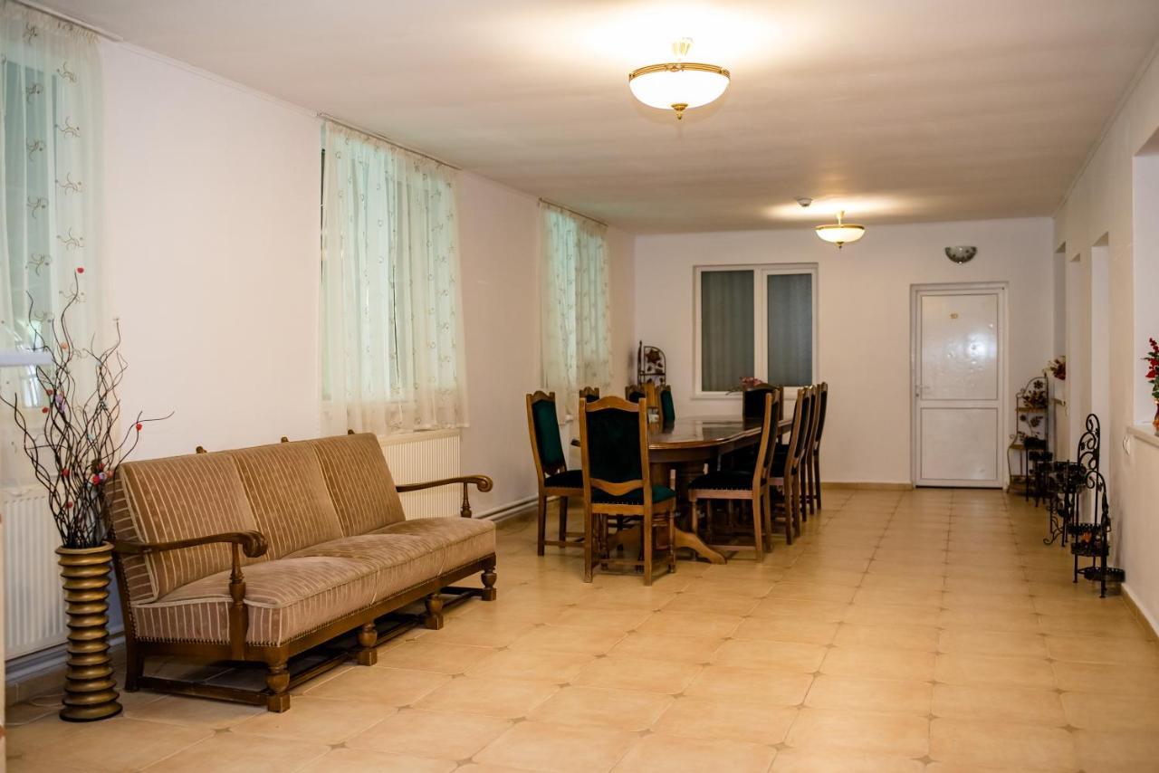 Hotel Marion Poiana Dumbraveni  외부 사진